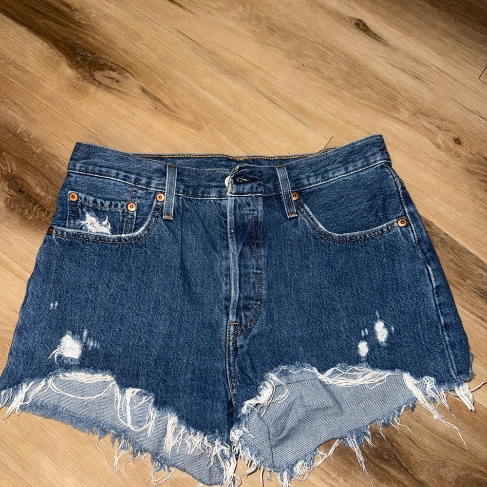 Levi’s 501 Distressed Denim Women Shorts